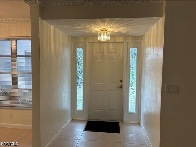 5661 Eichen CIR E, Fort Myers, FL 33919