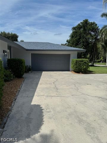 5661 Eichen CIR E, Fort Myers, FL 33919
