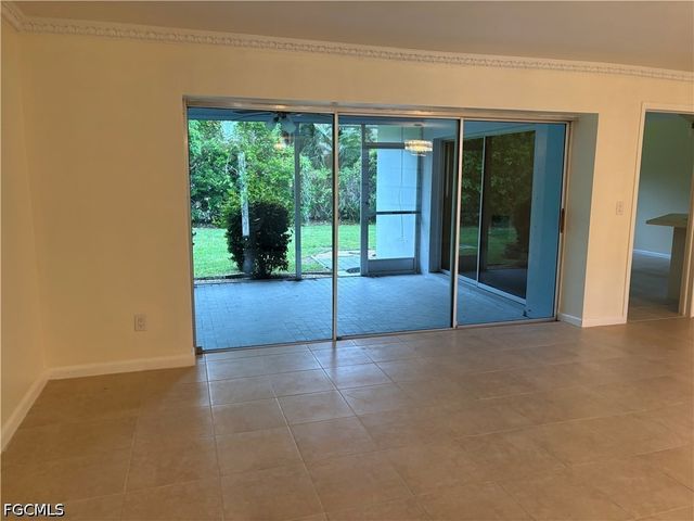 5661 Eichen CIR E, Fort Myers, FL 33919