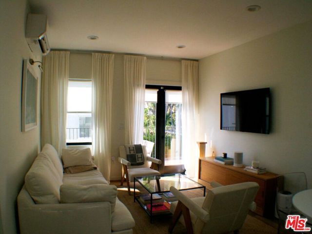 8587 Rugby Drive, West Hollywood, CA 90069