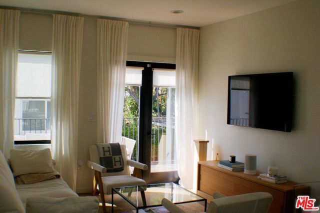 8587 Rugby Drive, West Hollywood, CA 90069