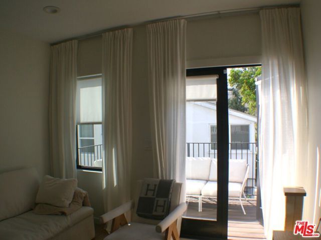 8587 Rugby Drive, West Hollywood, CA 90069