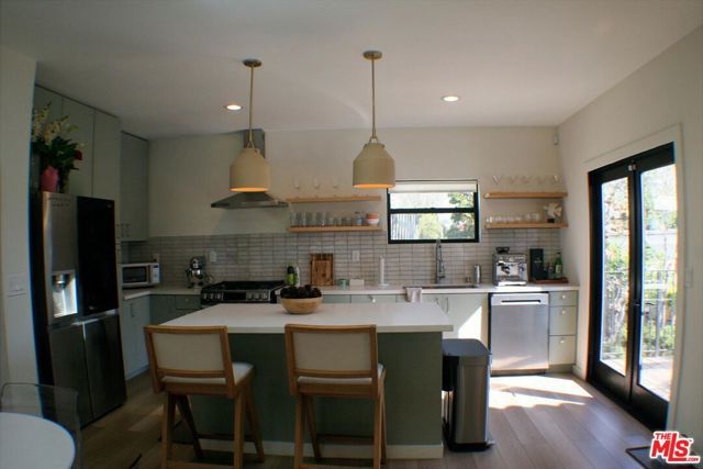 8587 Rugby Drive, West Hollywood, CA 90069