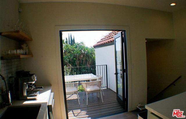 8587 Rugby Drive, West Hollywood, CA 90069