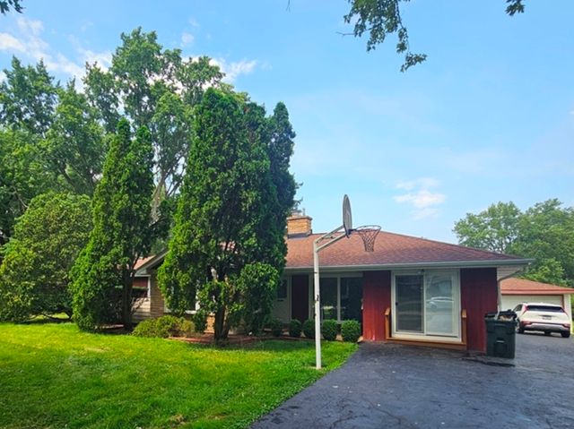 7056 Osage Road W, Long Grove, IL 60047