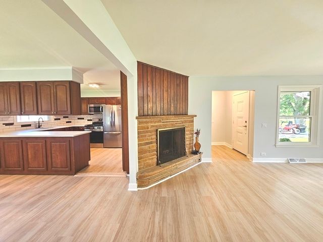 7056 Osage Road W, Long Grove, IL 60047