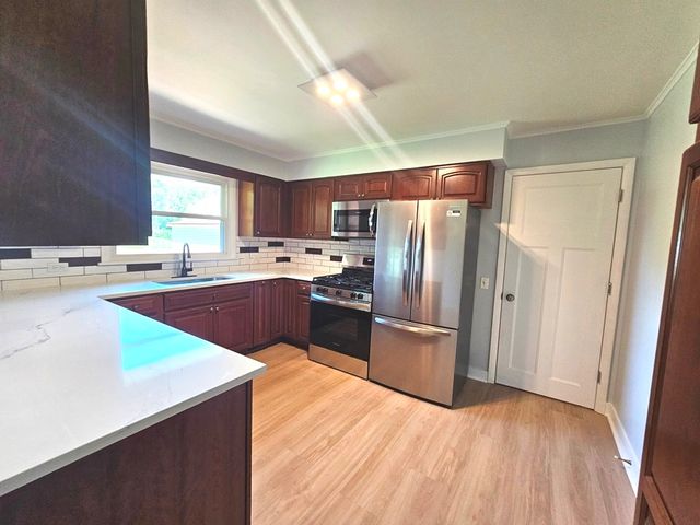 7056 Osage Road W, Long Grove, IL 60047
