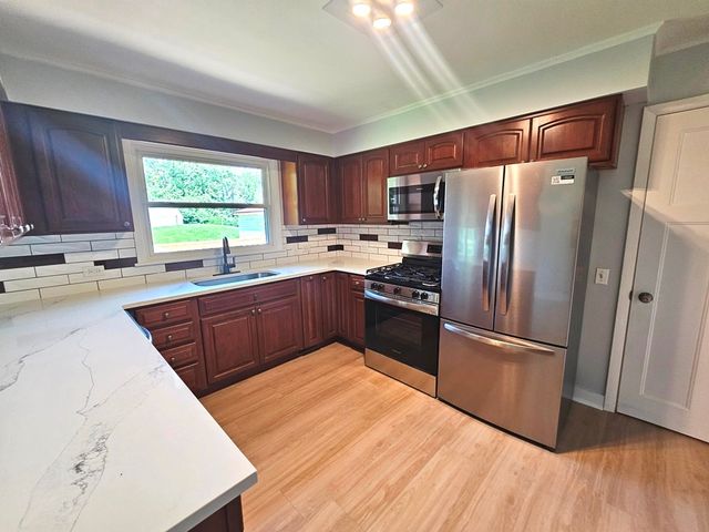 7056 Osage Road W, Long Grove, IL 60047