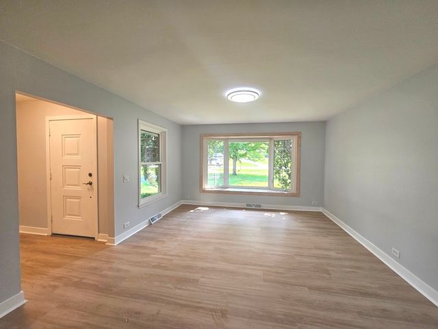 7056 Osage Road W, Long Grove, IL 60047