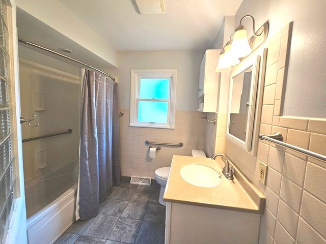 7056 Osage Road W, Long Grove, IL 60047