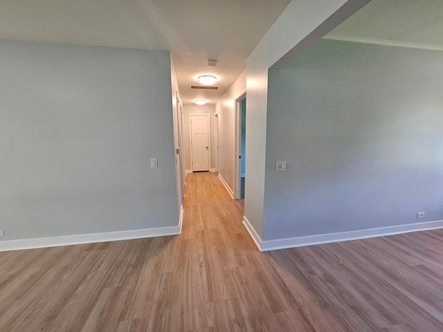 7056 Osage Road W, Long Grove, IL 60047