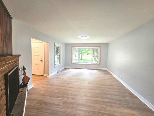 7056 Osage Road W, Long Grove, IL 60047