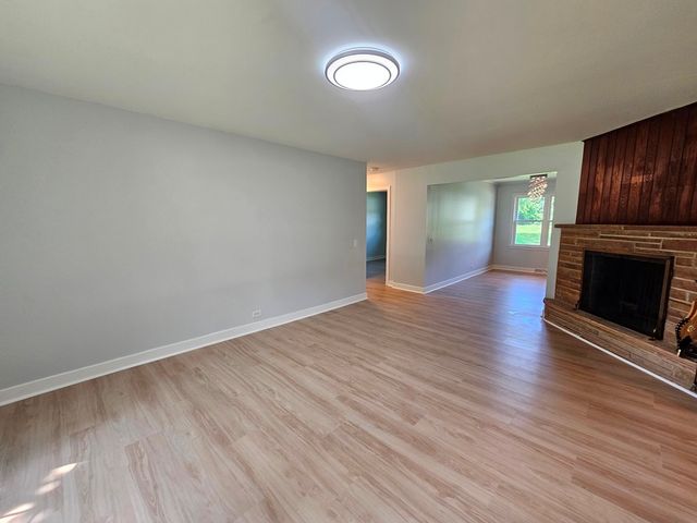 7056 Osage Road W, Long Grove, IL 60047