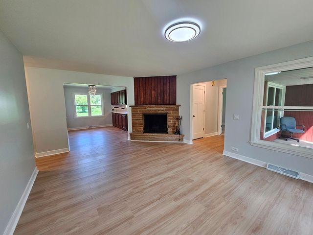 7056 Osage Road W, Long Grove, IL 60047