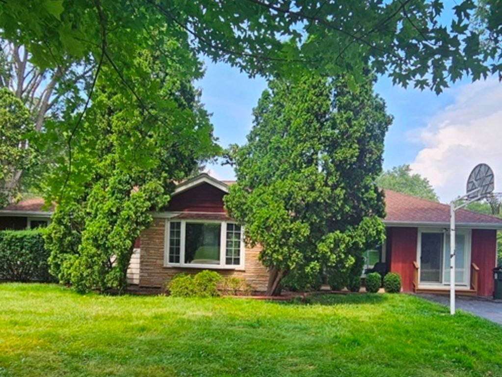 7056 Osage Road W, Long Grove, IL 60047