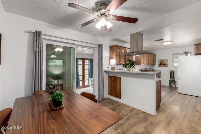 1121 S LAWTHER Drive, Apache Junction, AZ 85120