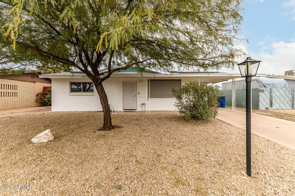 1121 S LAWTHER Drive, Apache Junction, AZ 85120