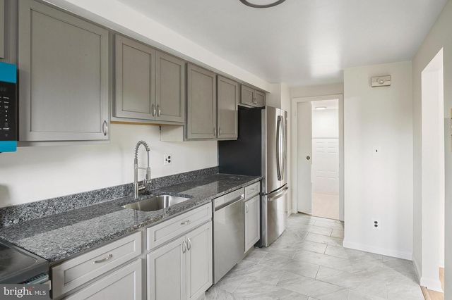 926 REGINA DR, Baltimore, MD 21227
