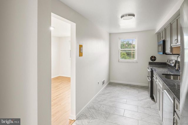 926 REGINA DR, Baltimore, MD 21227