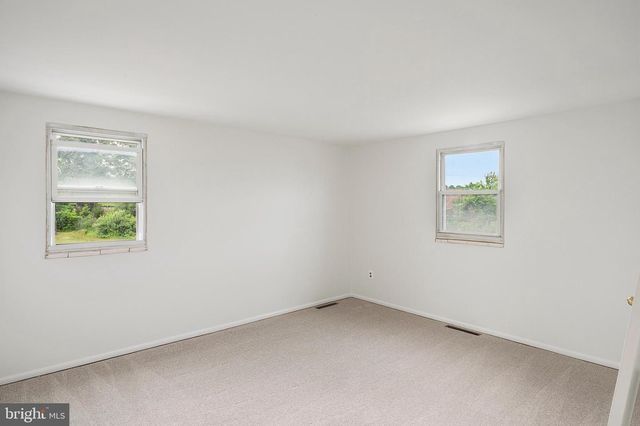 926 REGINA DR, Baltimore, MD 21227
