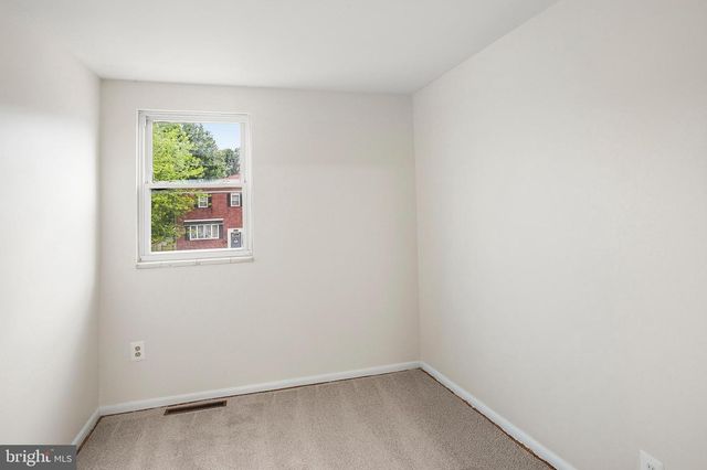 926 REGINA DR, Baltimore, MD 21227
