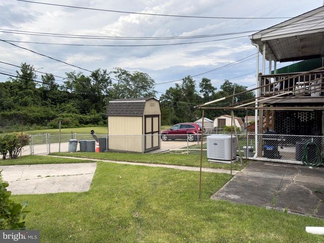 926 REGINA DR, Baltimore, MD 21227