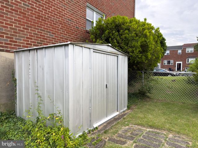 926 REGINA DR, Baltimore, MD 21227