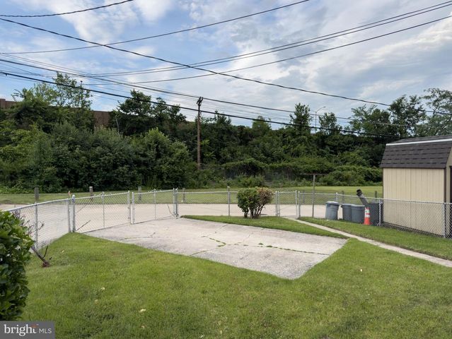 926 REGINA DR, Baltimore, MD 21227