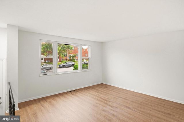 926 REGINA DR, Baltimore, MD 21227