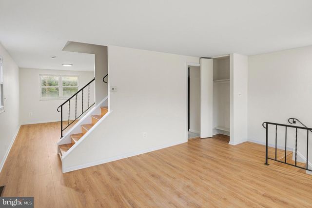926 REGINA DR, Baltimore, MD 21227