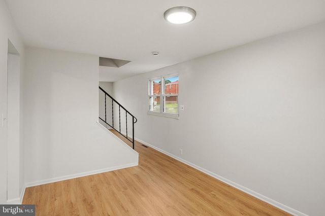926 REGINA DR, Baltimore, MD 21227