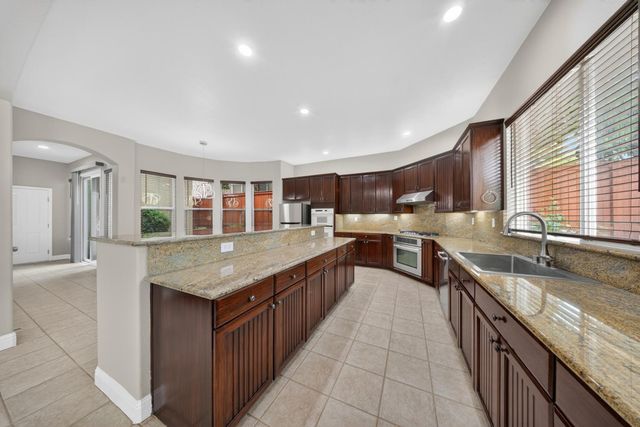 1876 Grazziani Way, Roseville, CA 95661