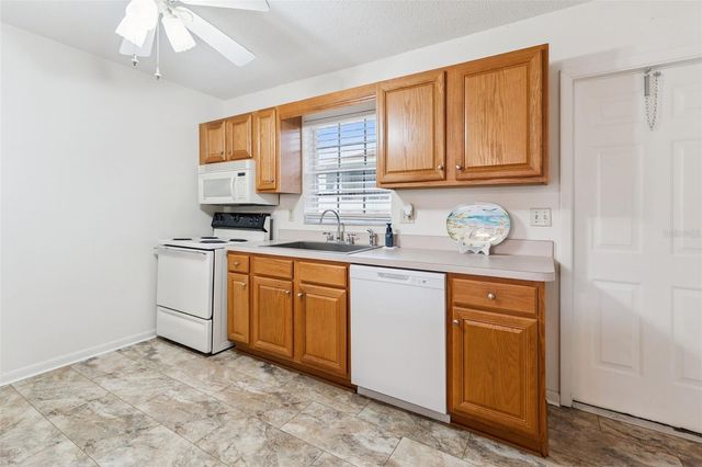 1433 THOUSAND ROSES AVENUE W, Lake Wales, FL 33853