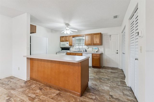 1433 THOUSAND ROSES AVENUE W, Lake Wales, FL 33853