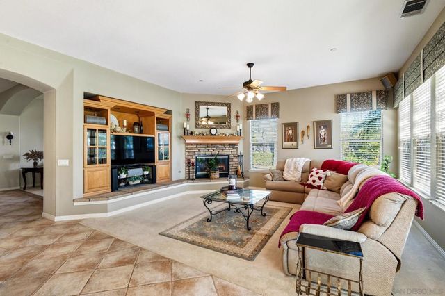 10829 LA ALBERCA, San Diego, CA 92127