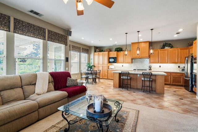 10829 LA ALBERCA, San Diego, CA 92127