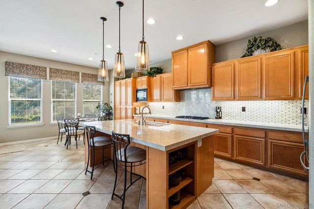 10829 LA ALBERCA, San Diego, CA 92127