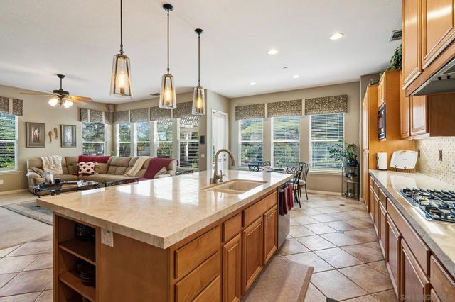 10829 LA ALBERCA, San Diego, CA 92127