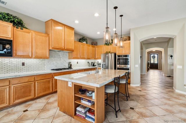 10829 LA ALBERCA, San Diego, CA 92127