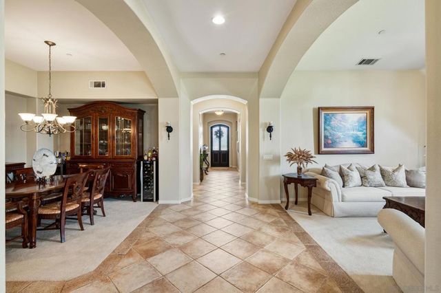 10829 LA ALBERCA, San Diego, CA 92127