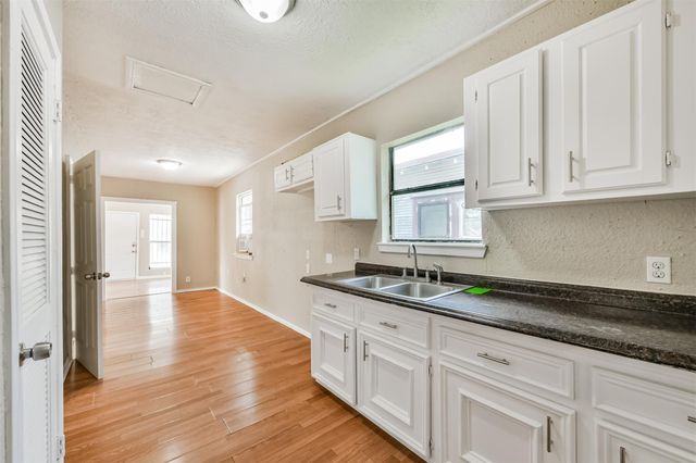 7615 Avenue E, Houston, TX 77012