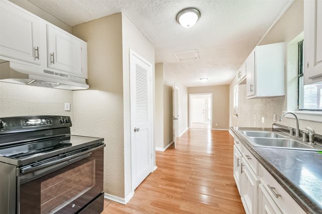 7615 Avenue E, Houston, TX 77012