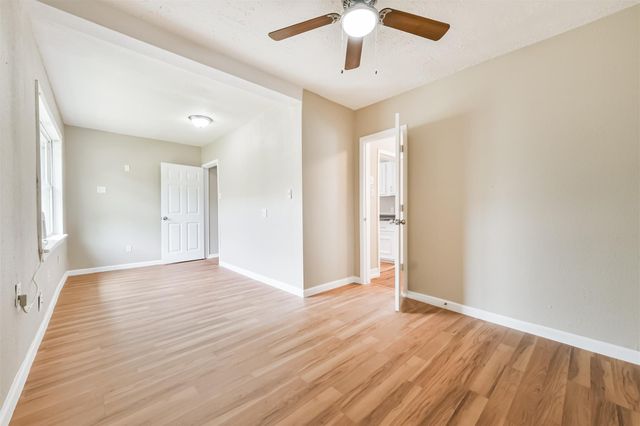 7615 Avenue E, Houston, TX 77012