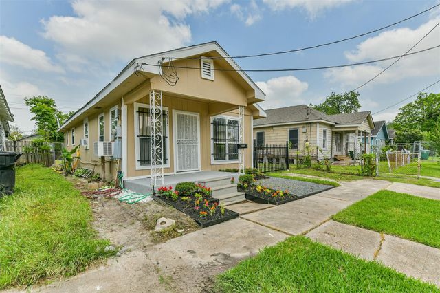 7615 Avenue E, Houston, TX 77012
