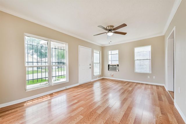 7615 Avenue E, Houston, TX 77012