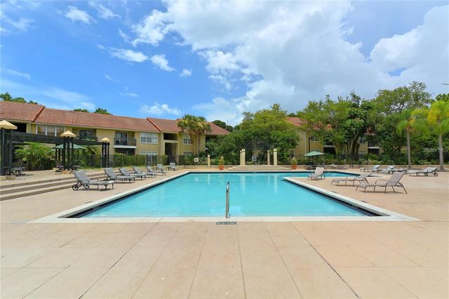 4049 CROCKERS LAKE BOULEVARD 25, Sarasota, FL 34238