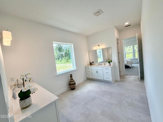 12127 ENDEAVOR Drive, Jacksonville, FL 32256