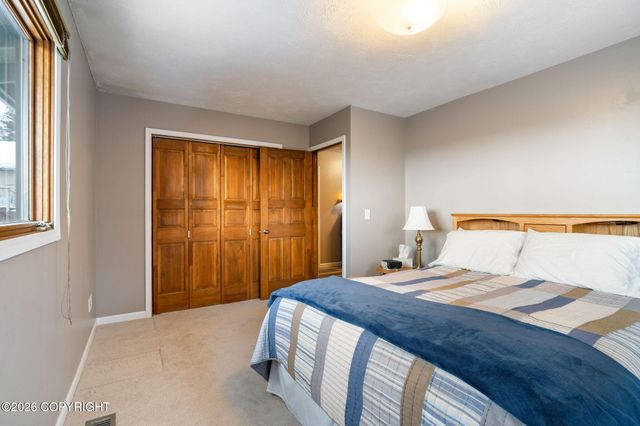 9502 Dinaaka Circle, Eagle River, AK 99577