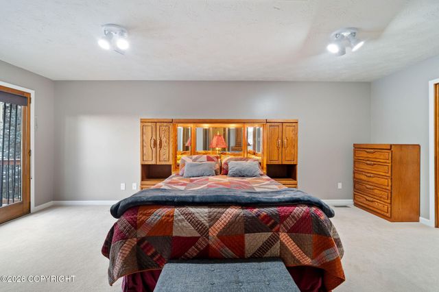 9502 Dinaaka Circle, Eagle River, AK 99577