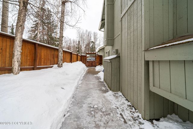 9502 Dinaaka Circle, Eagle River, AK 99577